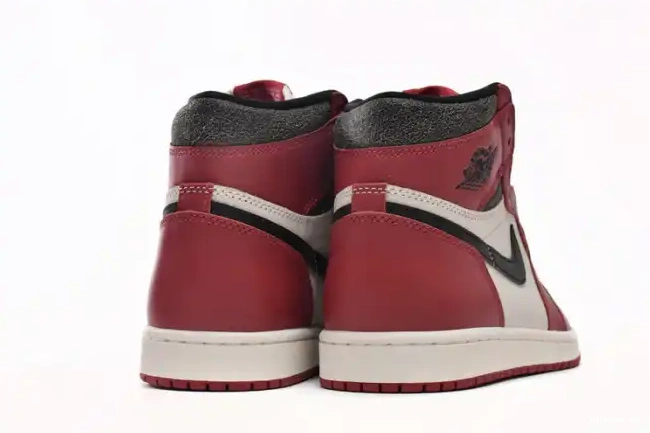 Rep MAX and Retro DZ5485-612 Found Jordan Lost Chicago High 1 OG 0408